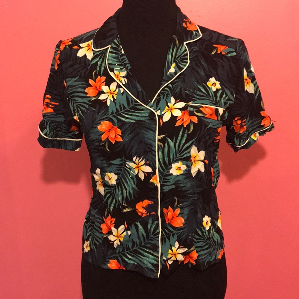 Forever 21 cropped Hawaiian floral button down NWT